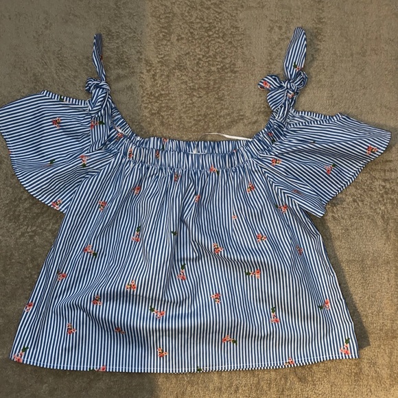 off shoulder crop - Picture 1 of 2